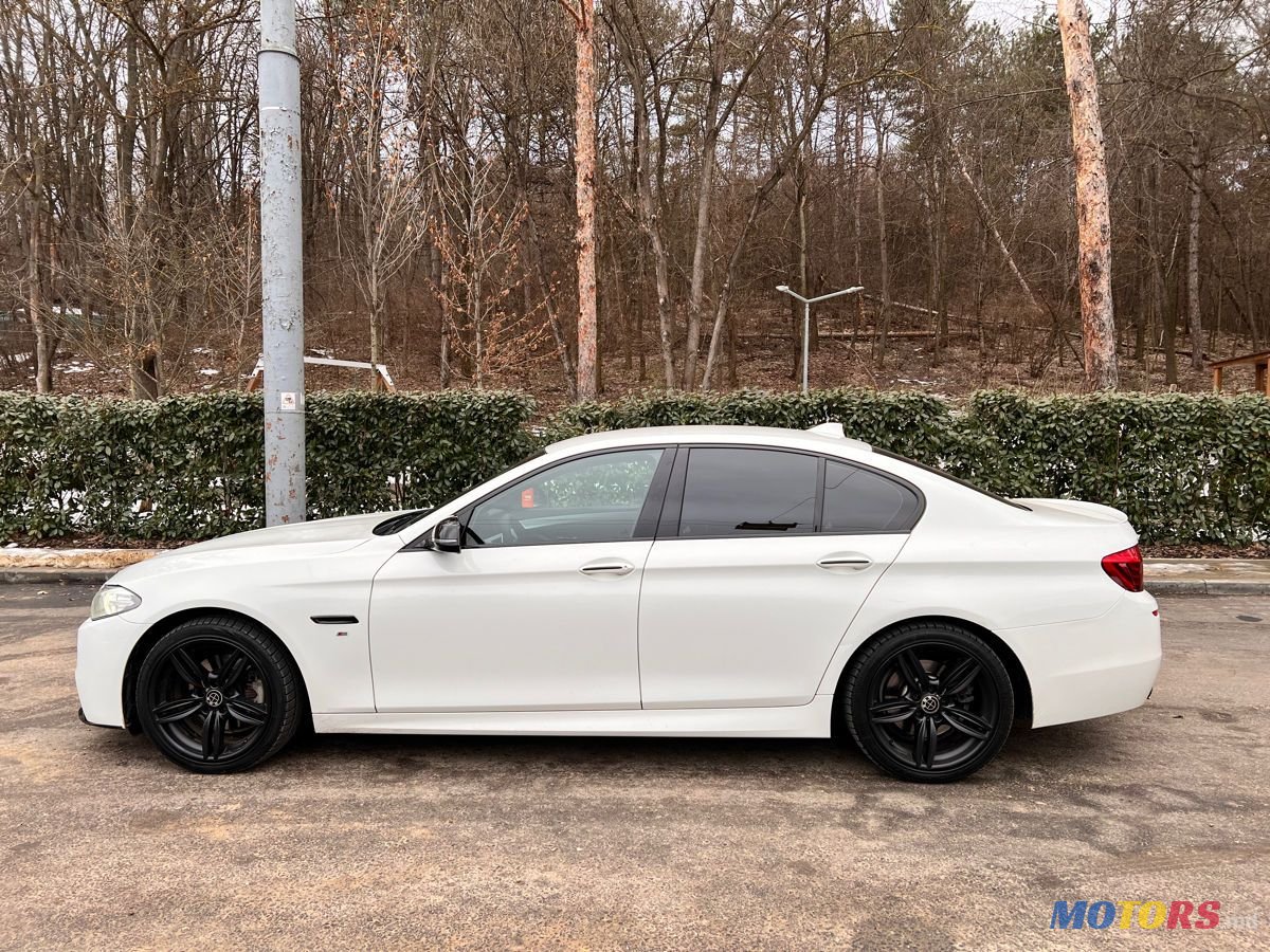 2013' BMW 5 Series photo #3