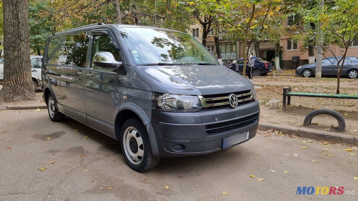 2014' Volkswagen Transporter photo #2