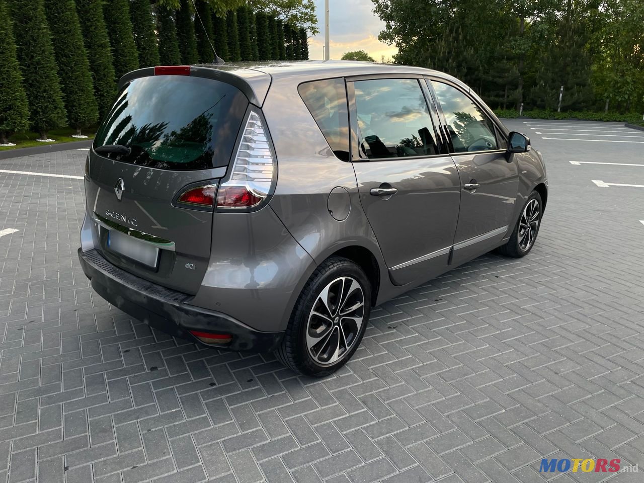 2015' Renault Scenic photo #4