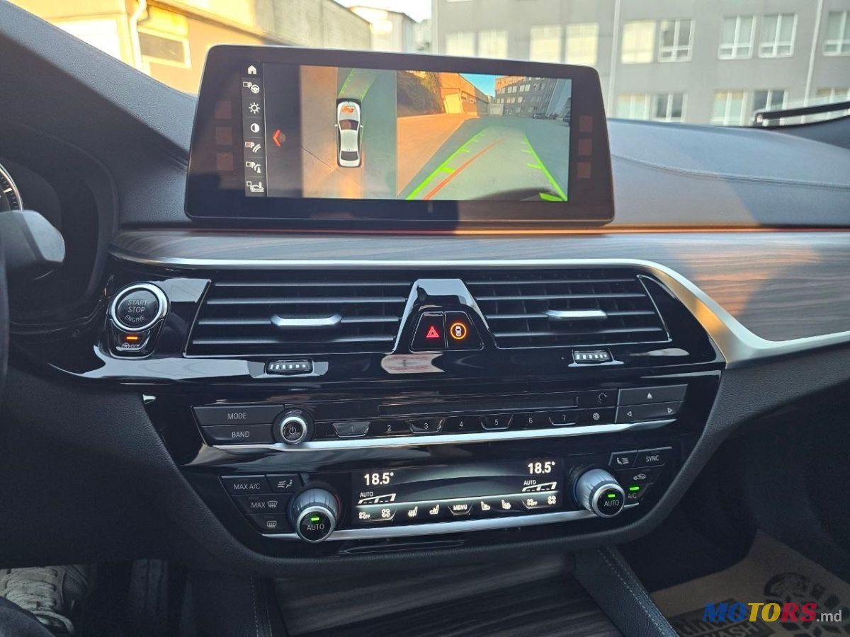2017' BMW 5 Series photo #4