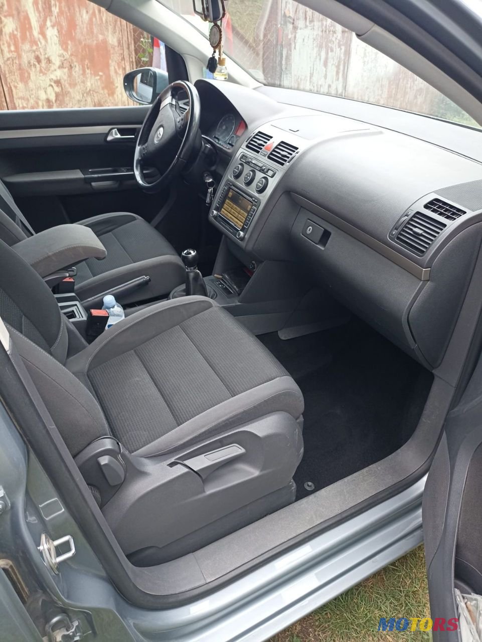 2010' Volkswagen Touran photo #5