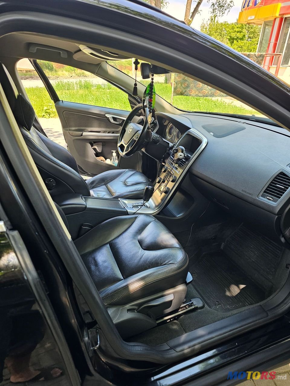 2011' Volvo XC60 photo #2