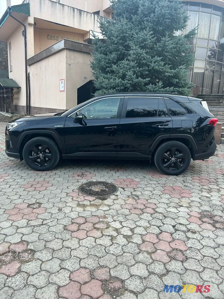2020' Toyota RAV4 photo #4