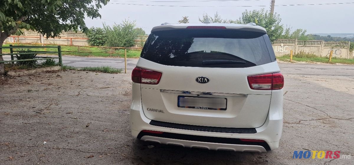 2017' Kia Carnival photo #3