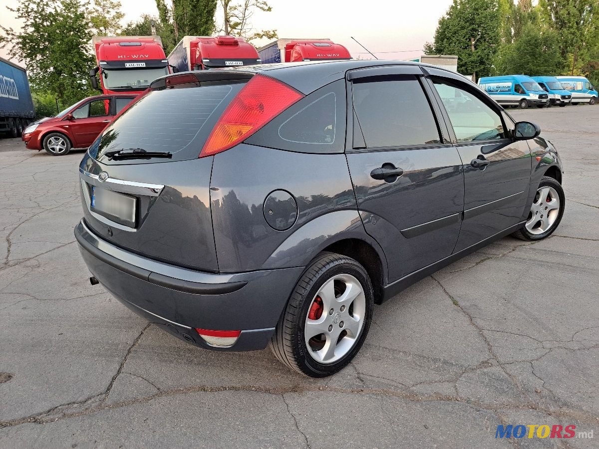 2005' Ford Focus photo #2