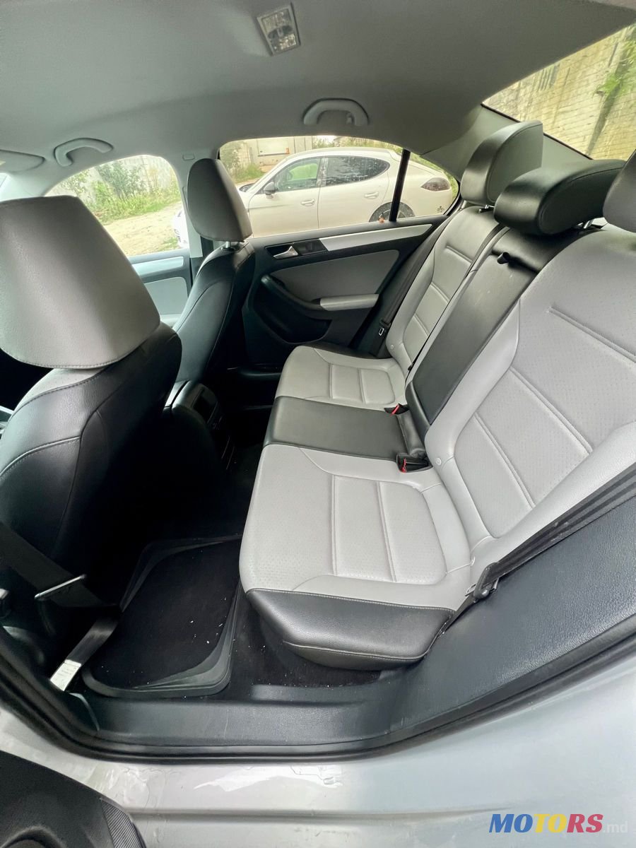 2013' Volkswagen Jetta photo #6