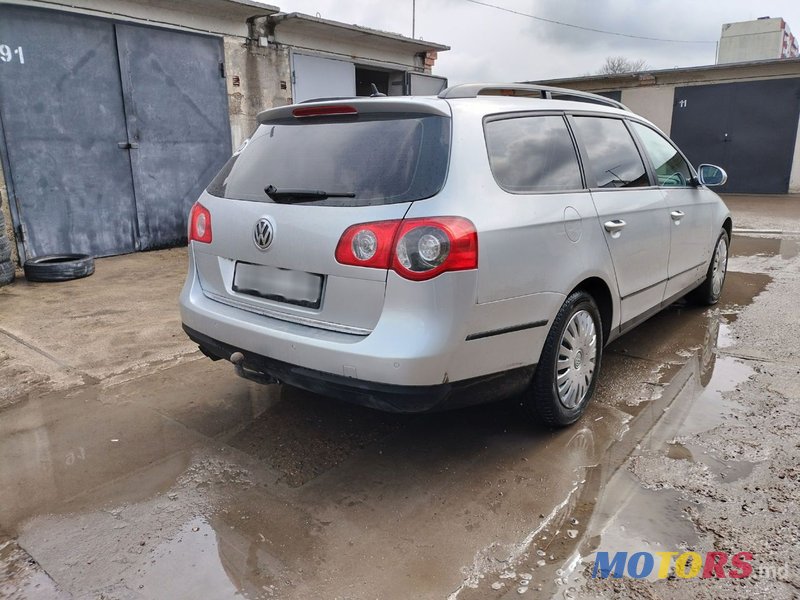 2006' Volkswagen Passat photo #3