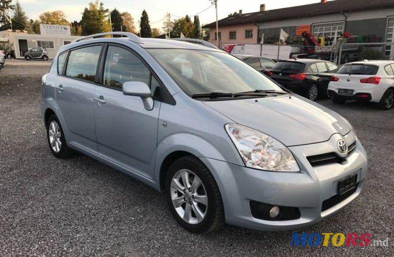 2007' Toyota Corolla Verso photo #1