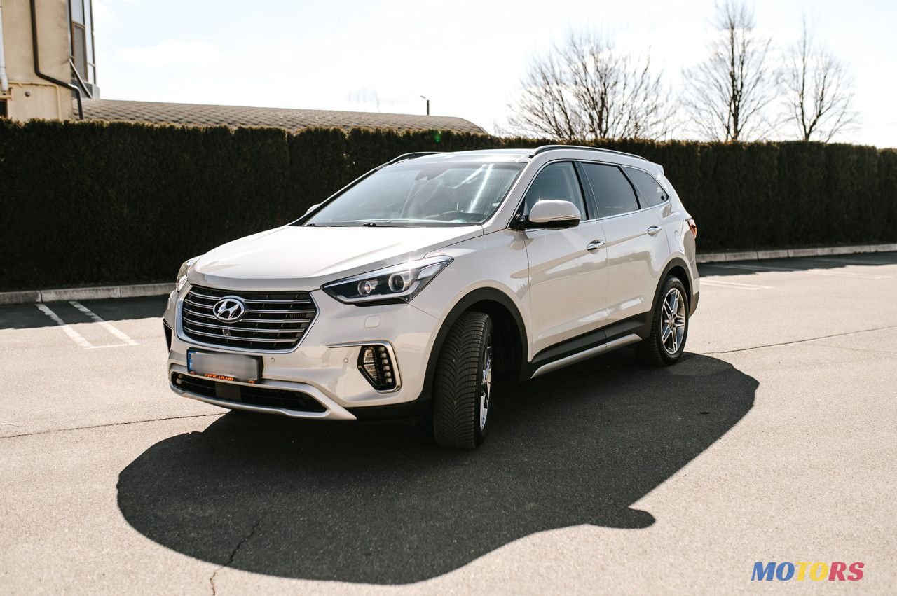 2017' Hyundai Santa Fe photo #1