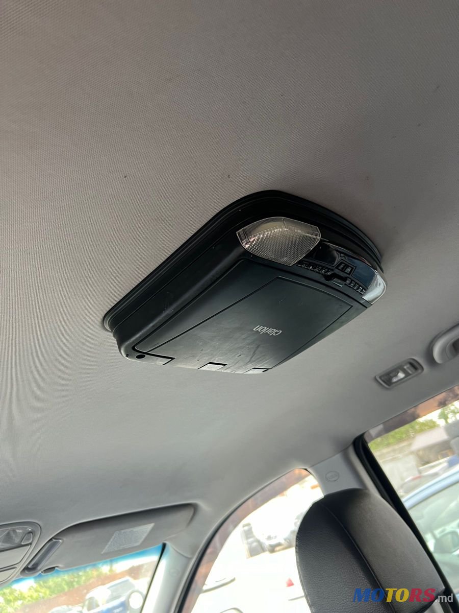 2010' Hyundai Santa Fe photo #6