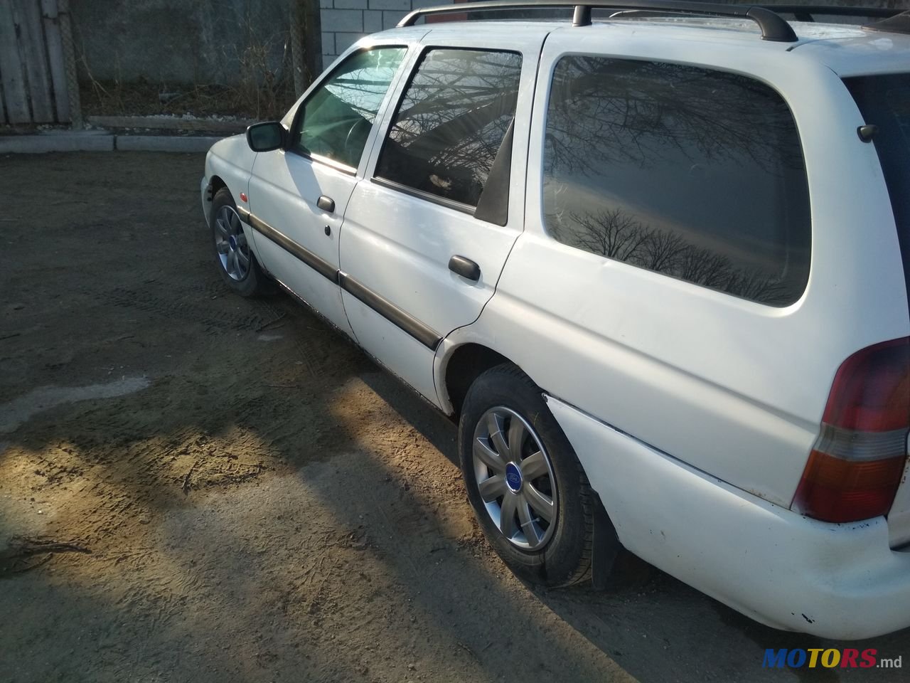 1997' Ford Escort photo #5