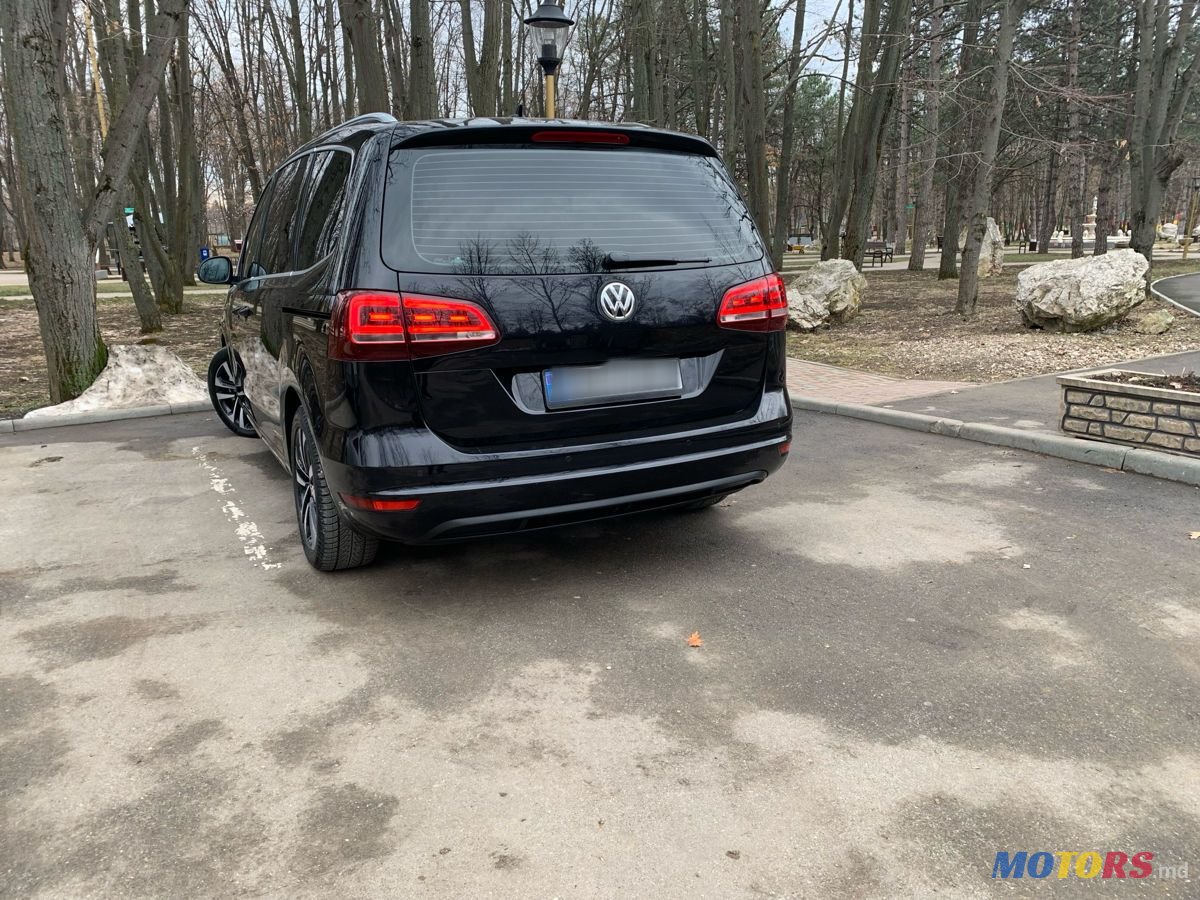 2017' Volkswagen Sharan photo #2
