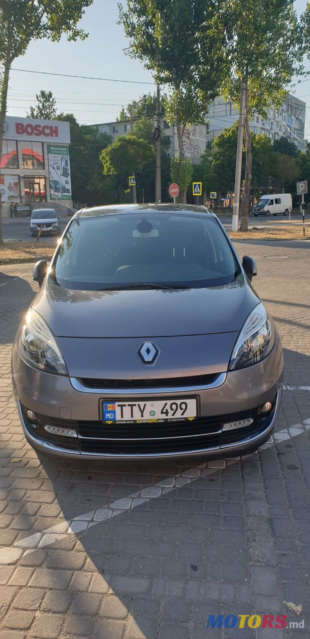 2012' Renault Grand Scenic photo #1