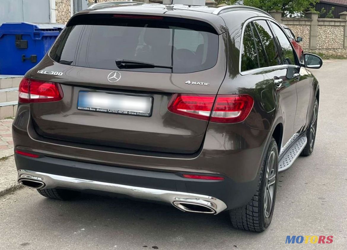 2016' Mercedes-Benz GLC photo #6