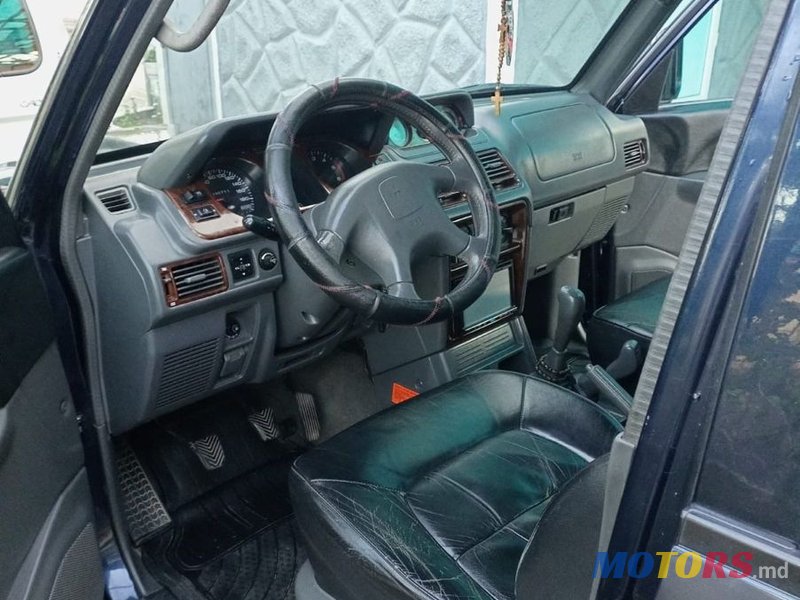 2003' Mitsubishi Pajero photo #4