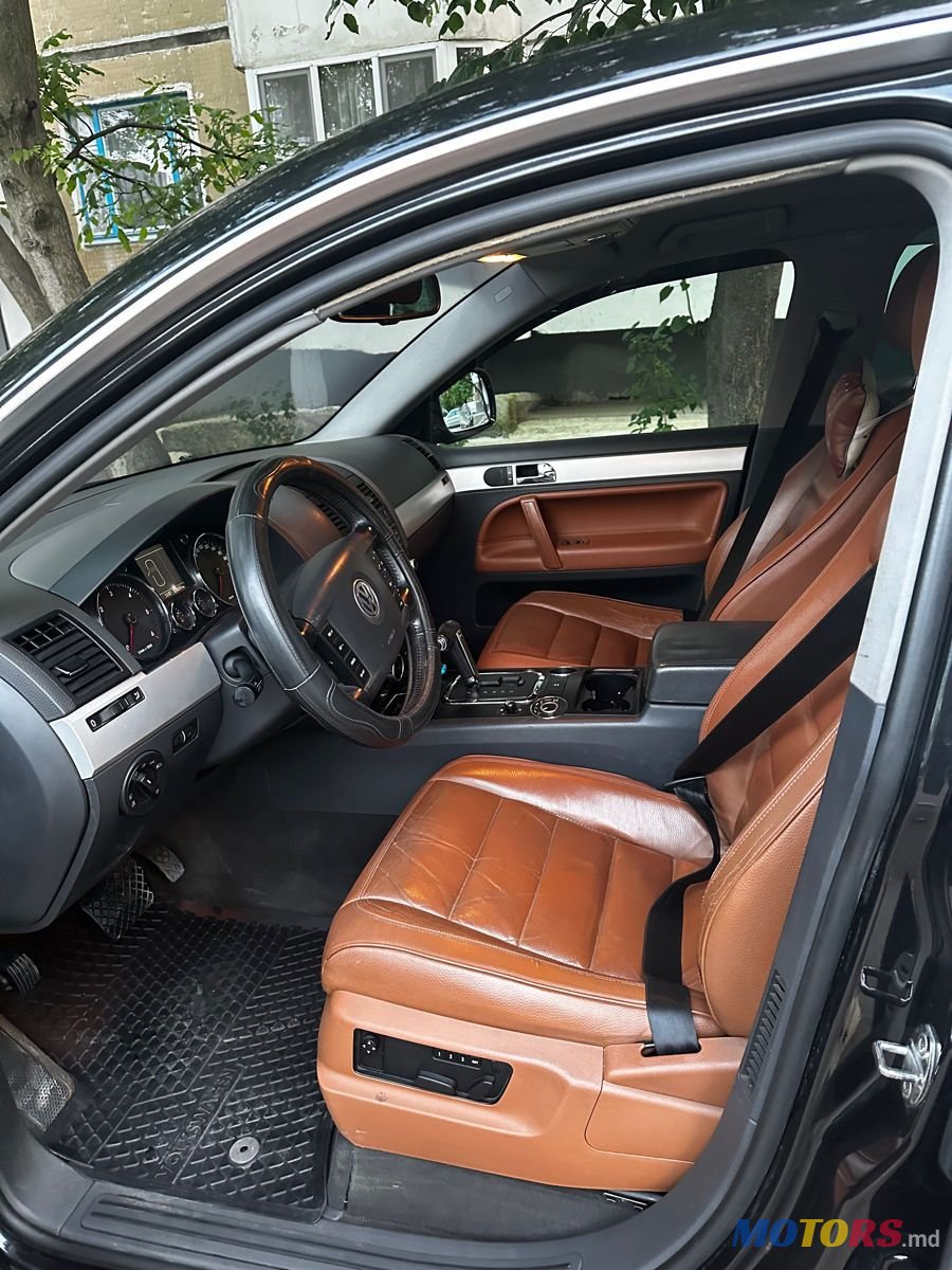 2007' Volkswagen Touareg photo #6