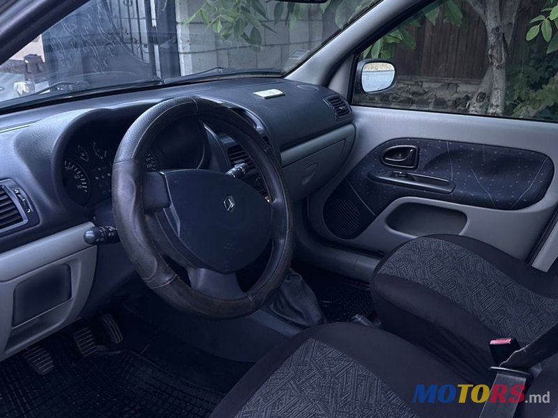 2002' Renault Clio photo #6