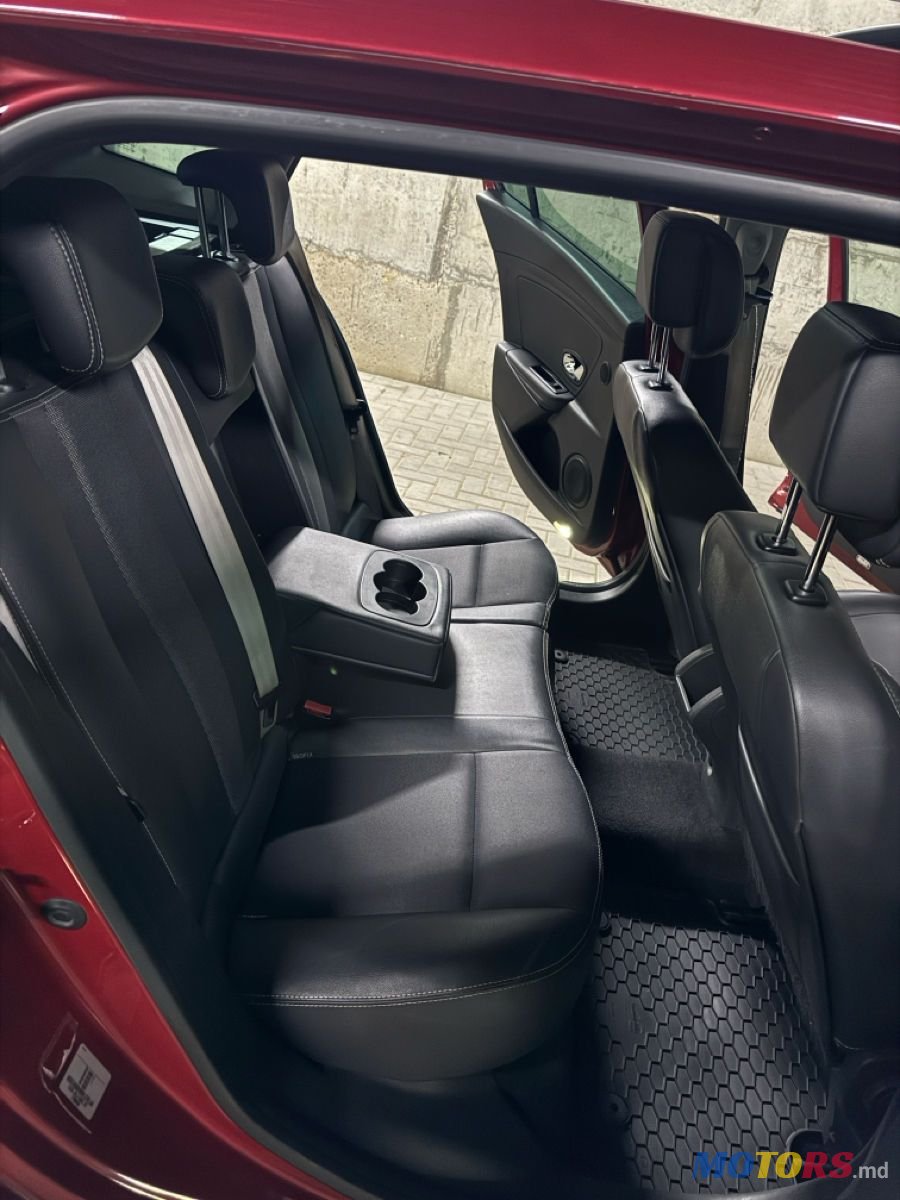 2012' Renault Megane photo #6