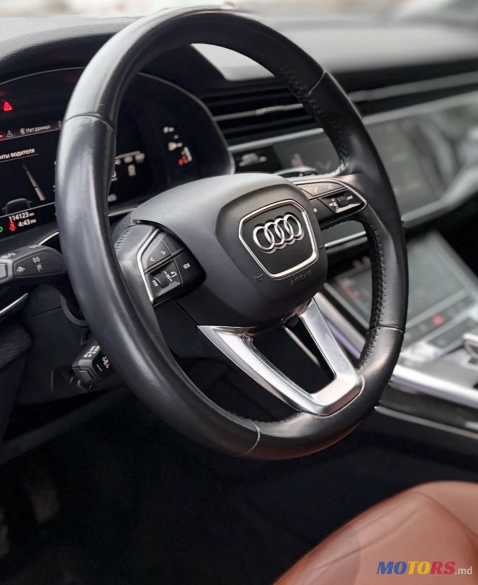 2020' Audi Q7 photo #5