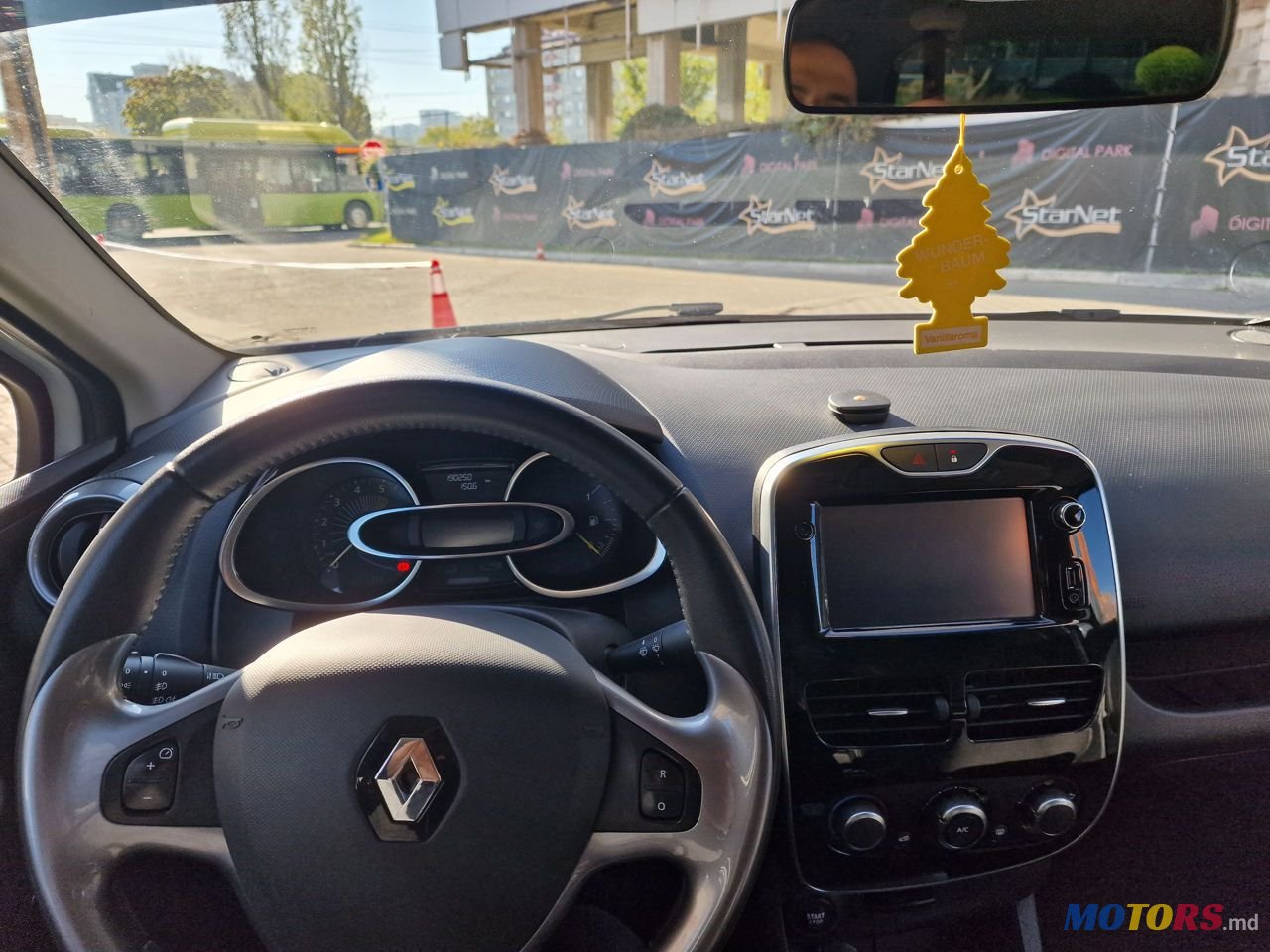 2015' Renault Clio photo #2