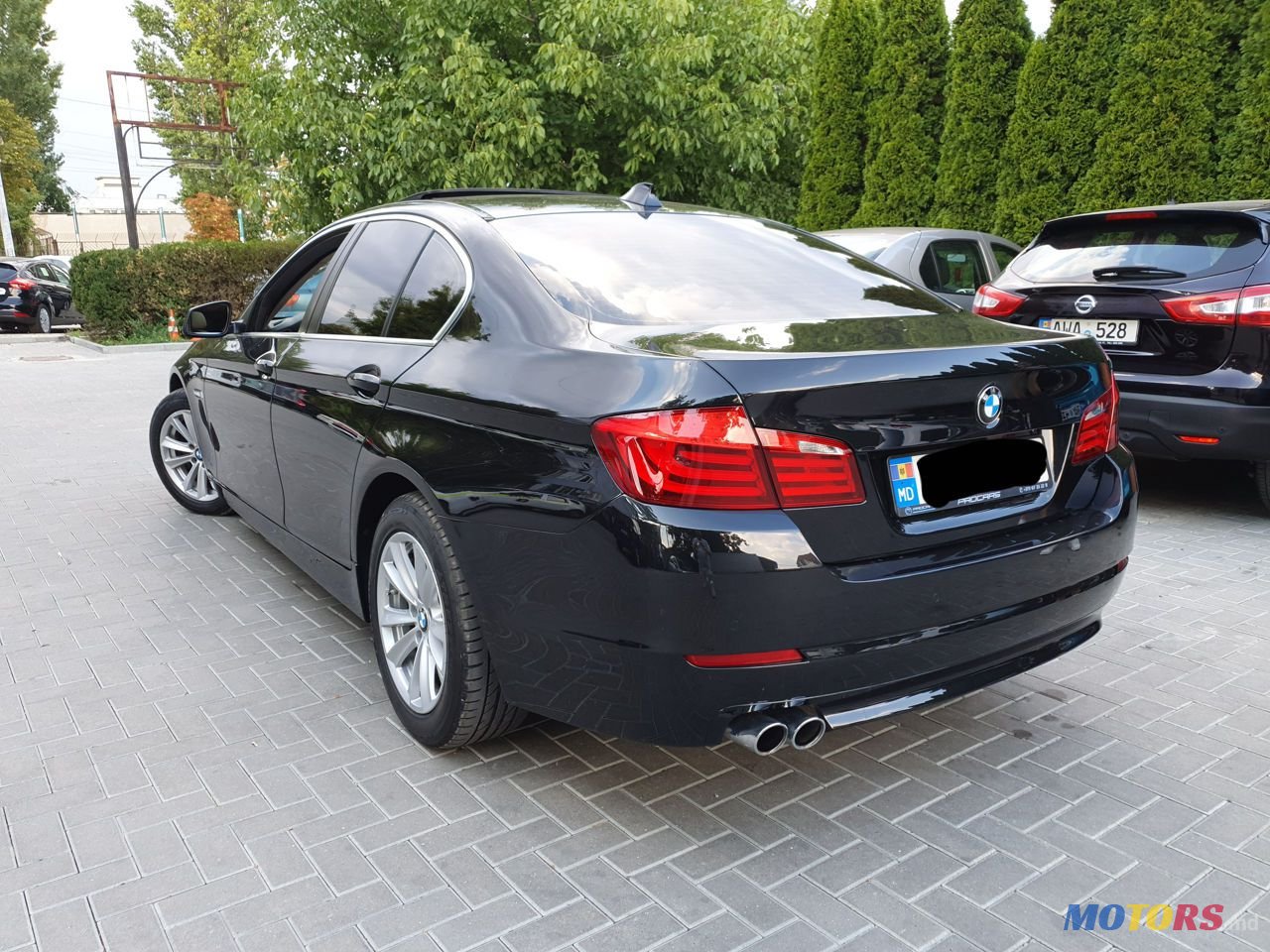 2012' BMW 5 Series photo #2