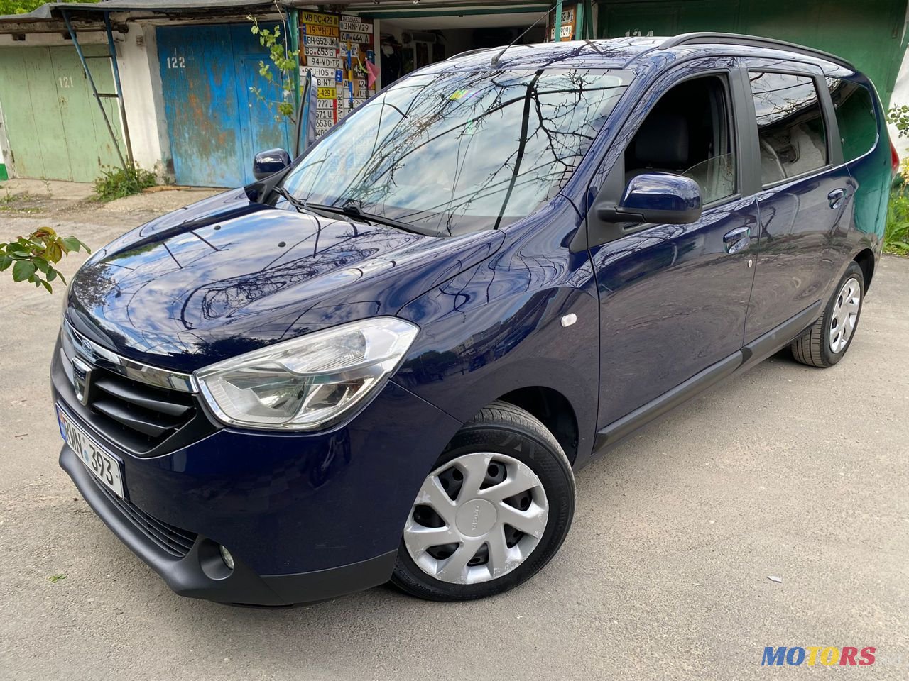 2013' Dacia Lodgy photo #1