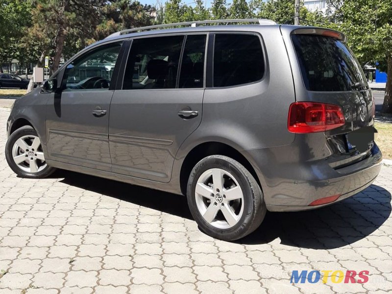 2014' Volkswagen Touran photo #2