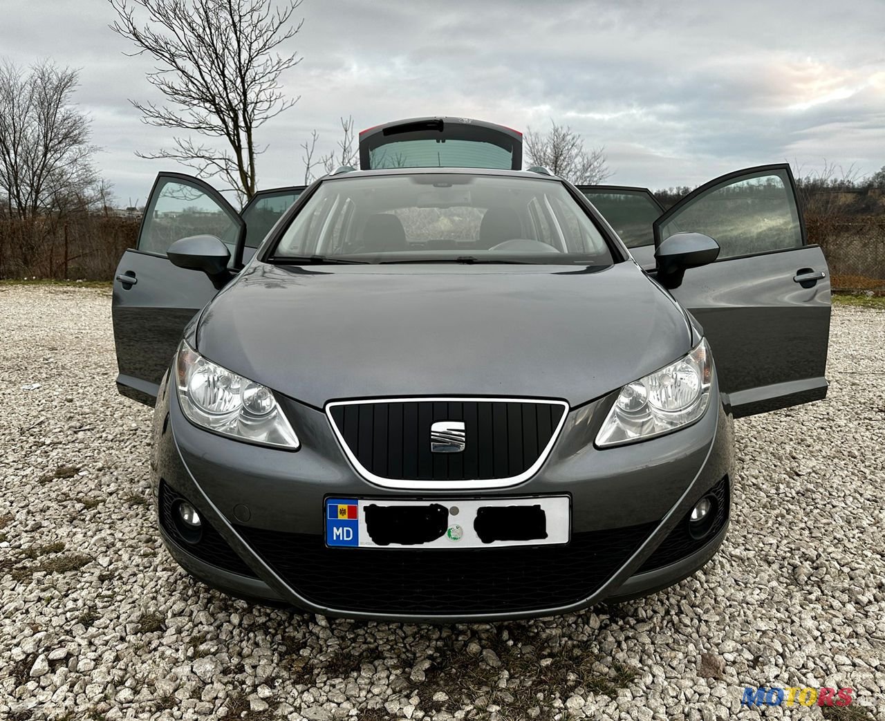2013' SEAT Ibiza photo #2
