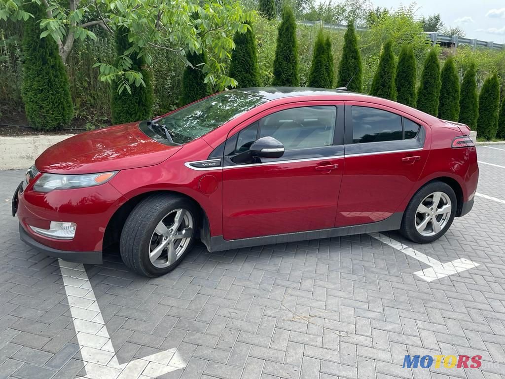2010' Chevrolet Volt photo #2