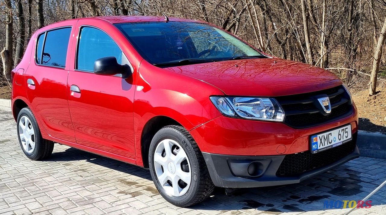2013' Dacia Sandero photo #2
