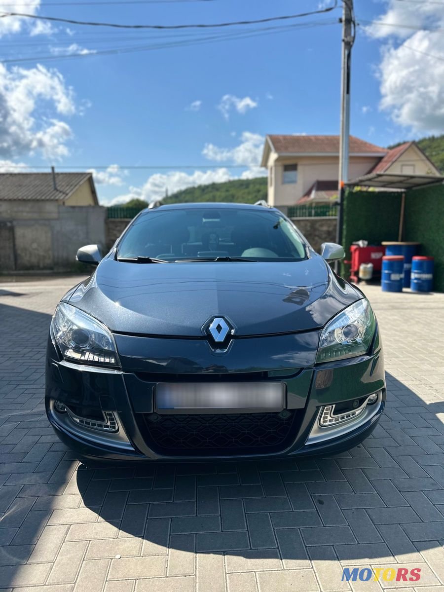 2012' Renault Megane photo #2