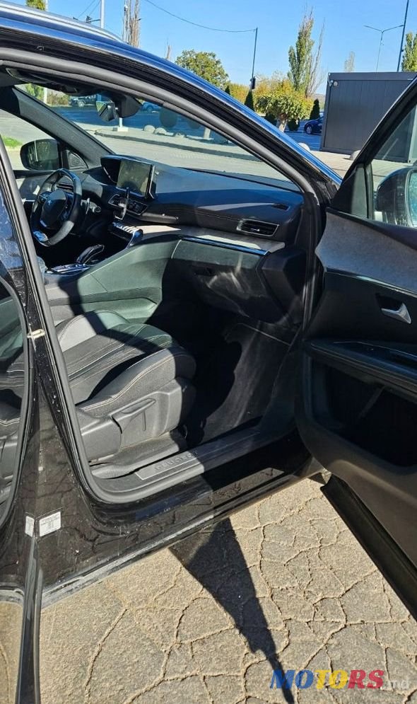 2021' Peugeot 3008 photo #1