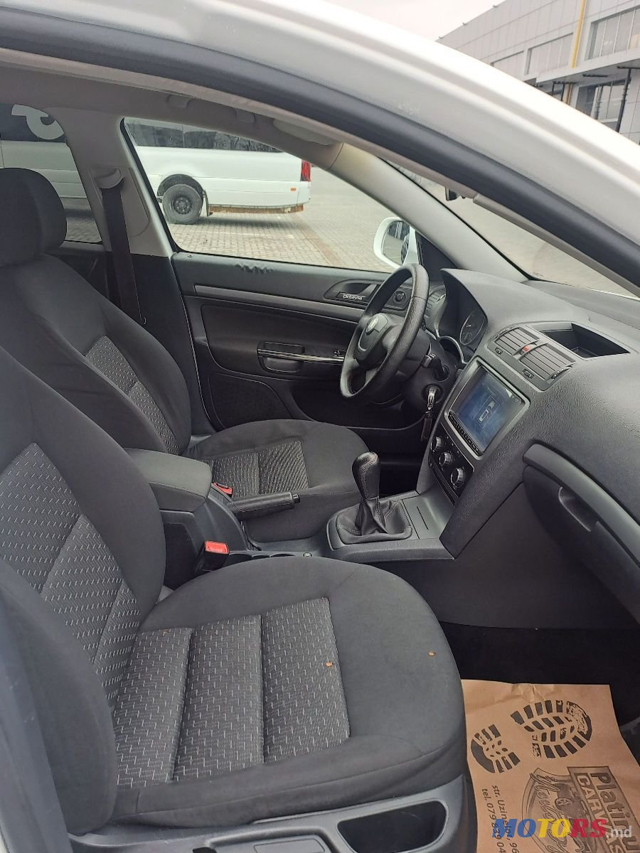 2013' Skoda Octavia photo #2