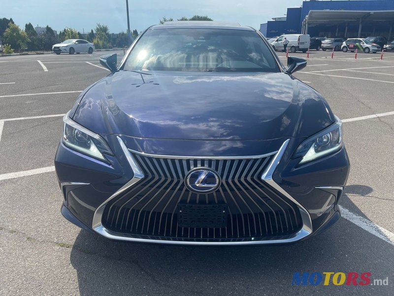 2020' Lexus Es Series photo #1