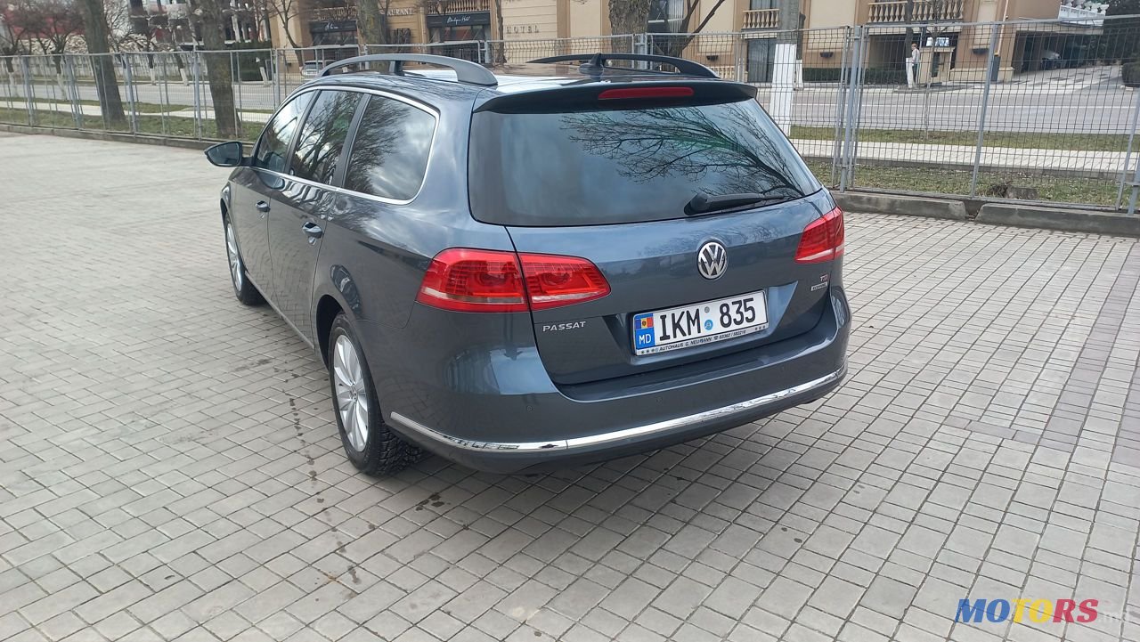 2012' Volkswagen Passat photo #6