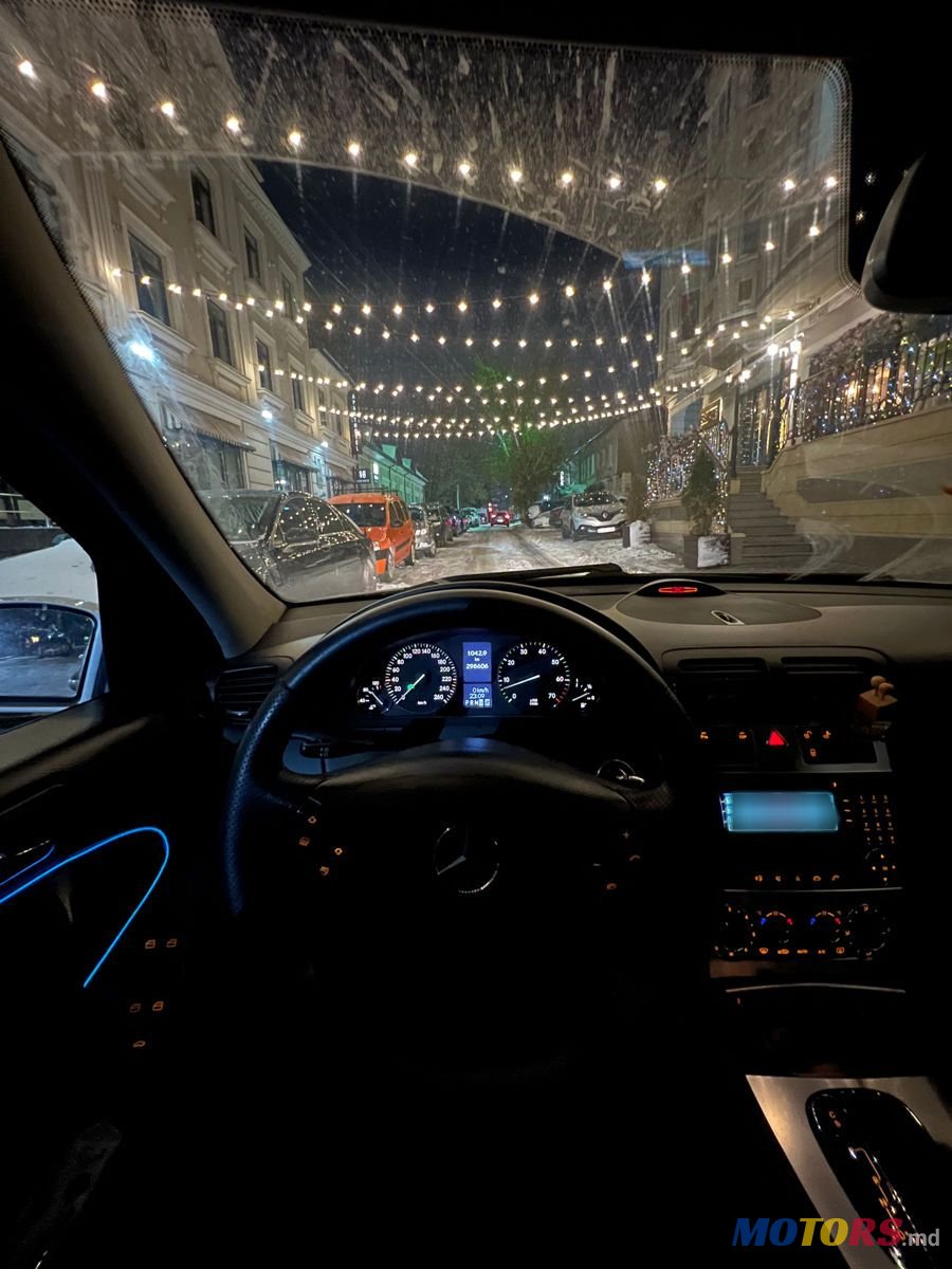 2007' Mercedes-Benz C-Class photo #2