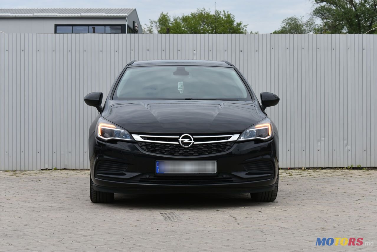 2019' Opel Astra photo #1
