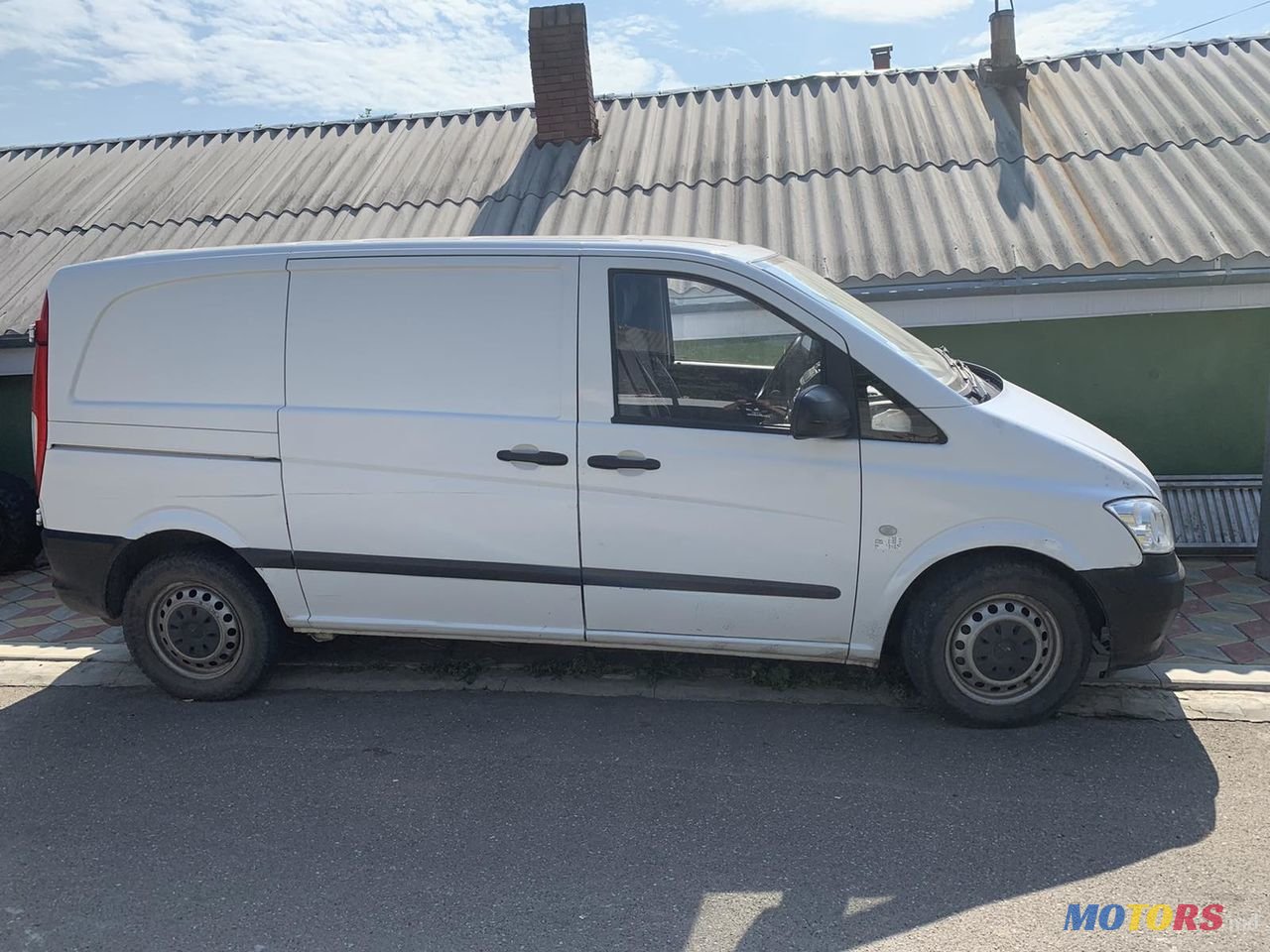 2011' Mercedes-Benz Vito photo #2