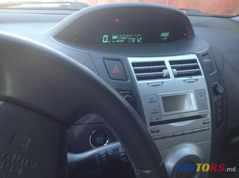 2009' Toyota Yaris photo #4