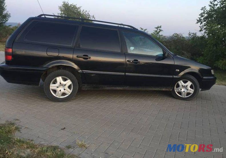1994' Volkswagen Passat photo #1
