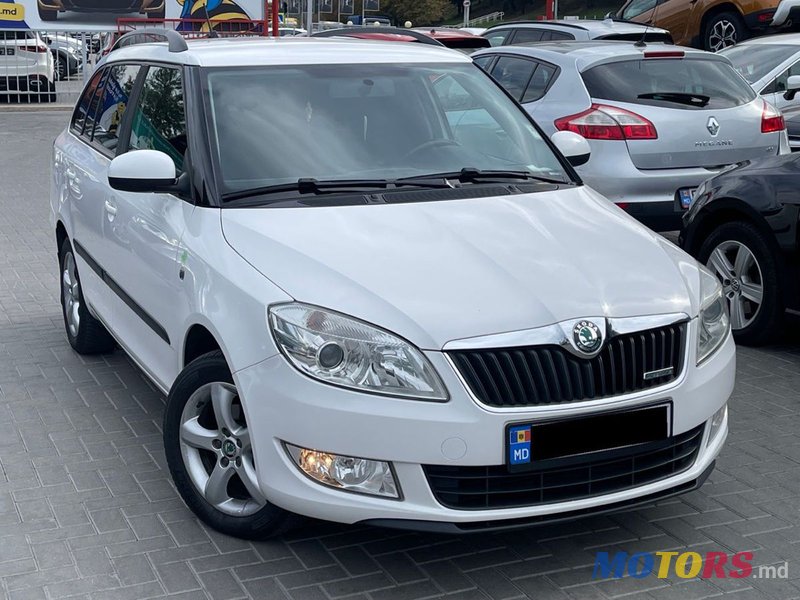 2012' Skoda Fabia photo #1