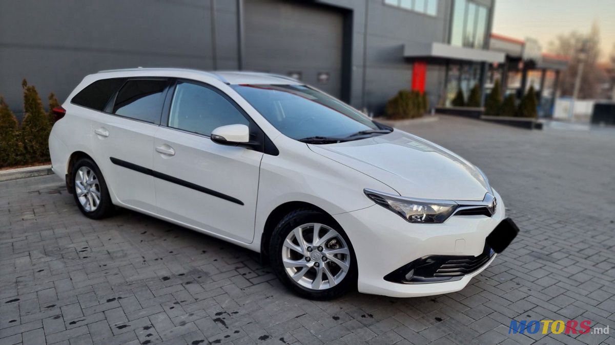 2016' Toyota Auris photo #4