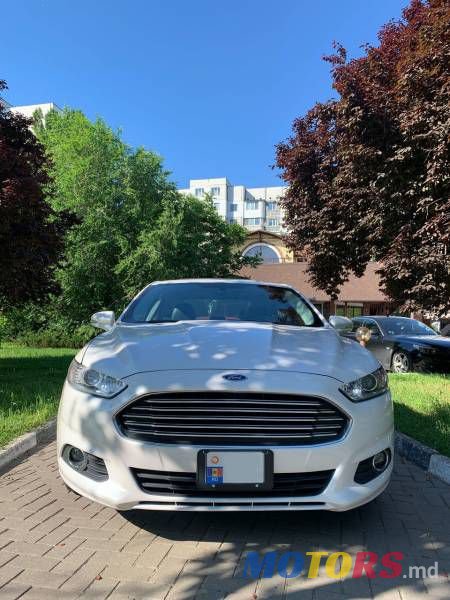 2013' Ford Fusion photo #2