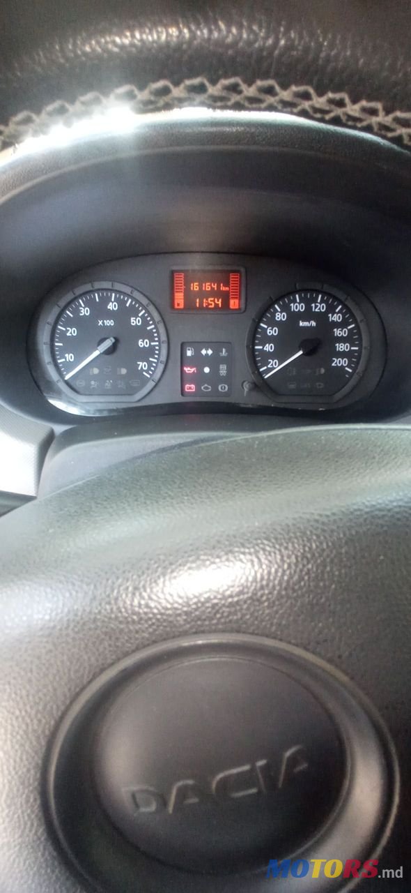 2012' Dacia Sandero photo #3