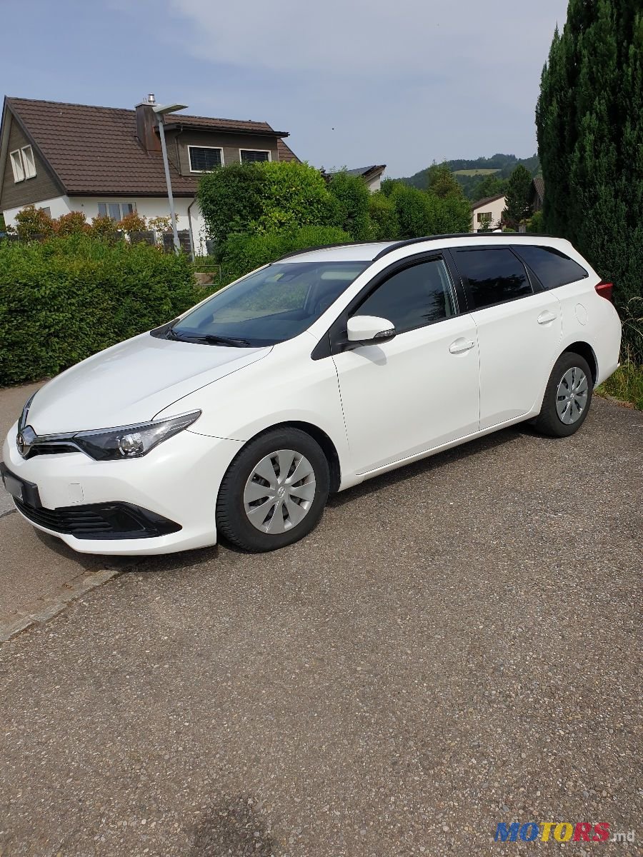 2017' Toyota Auris photo #1