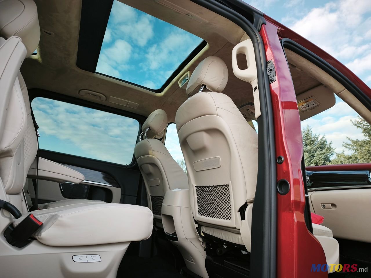 2019' Mercedes-Benz V-Class photo #6