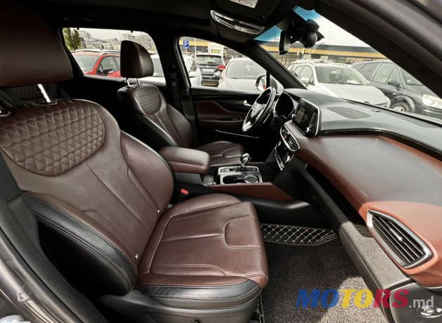 2018' Hyundai Santa Fe photo #6