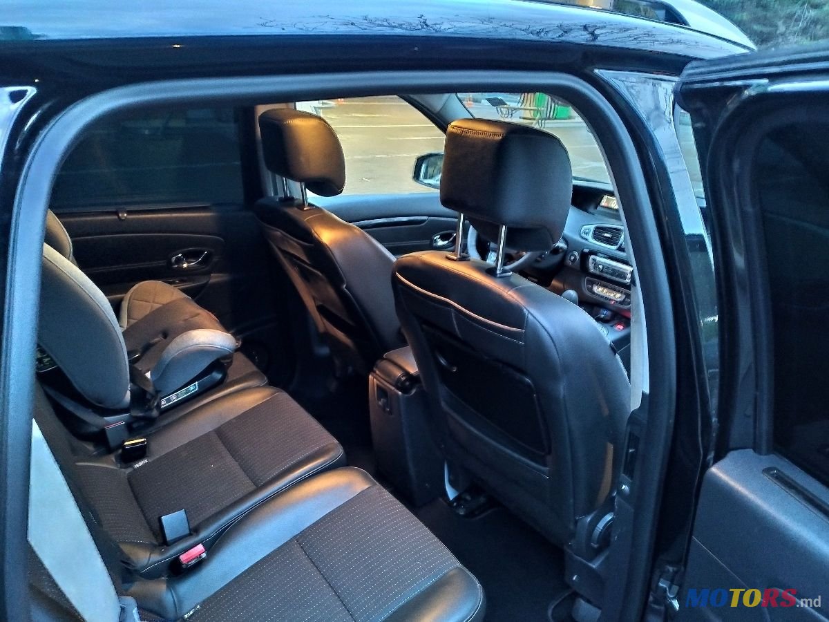 2013' Renault Grand Scenic photo #5