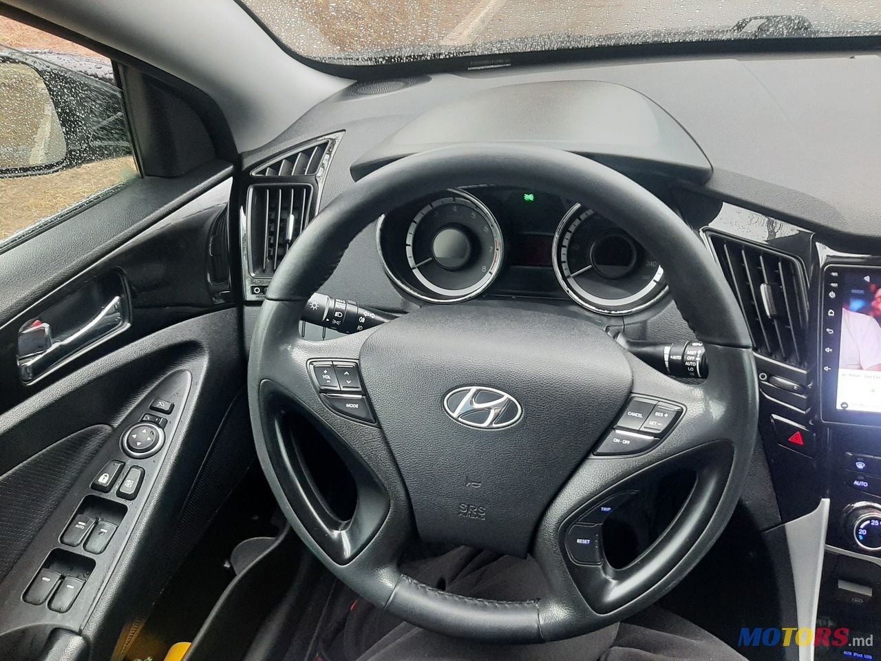 2011' Hyundai Sonata photo #5