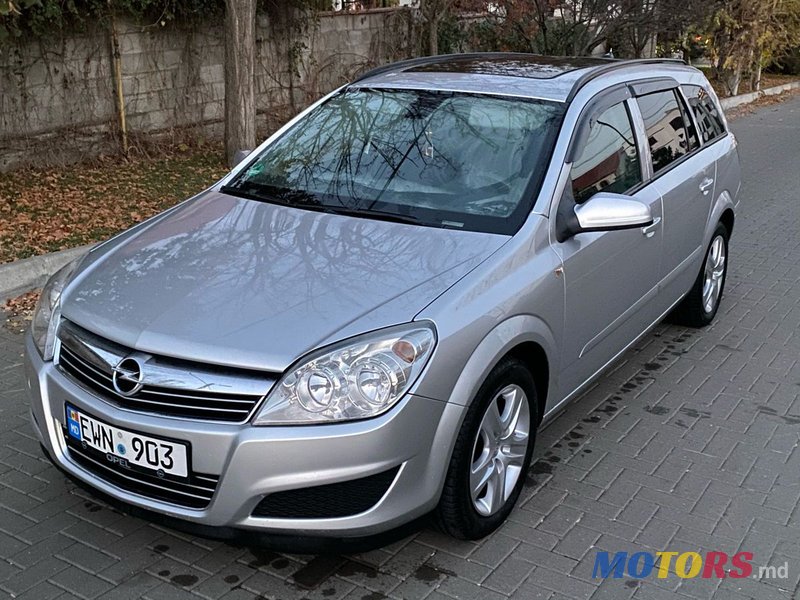 2009' Opel Astra photo #2